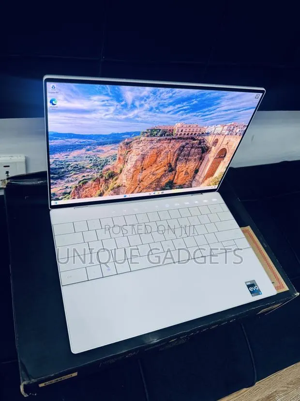 Laptop Dell XPS 13 9320 16GB Intel Core i7 SSD 512GB · Photo 1