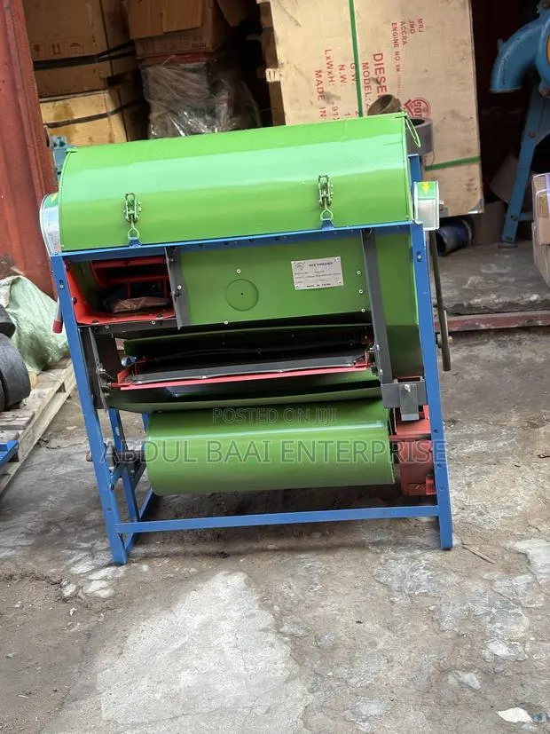 Rice Thresher With Engine · Photo 1