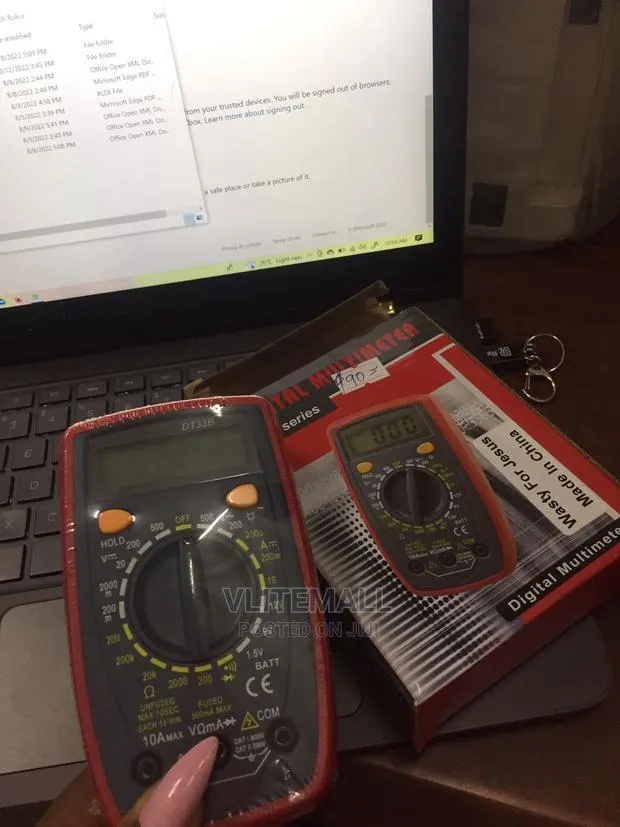 Digital Multimeter [ DT33 Series ] · Photo 1