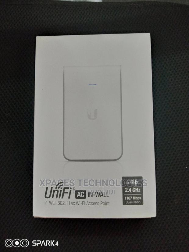 Ubiquiti Unifi AC in Wall · Photo 4