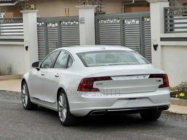 Volvo S90 T6 Momentum AWD 2017 White · Photo 1
