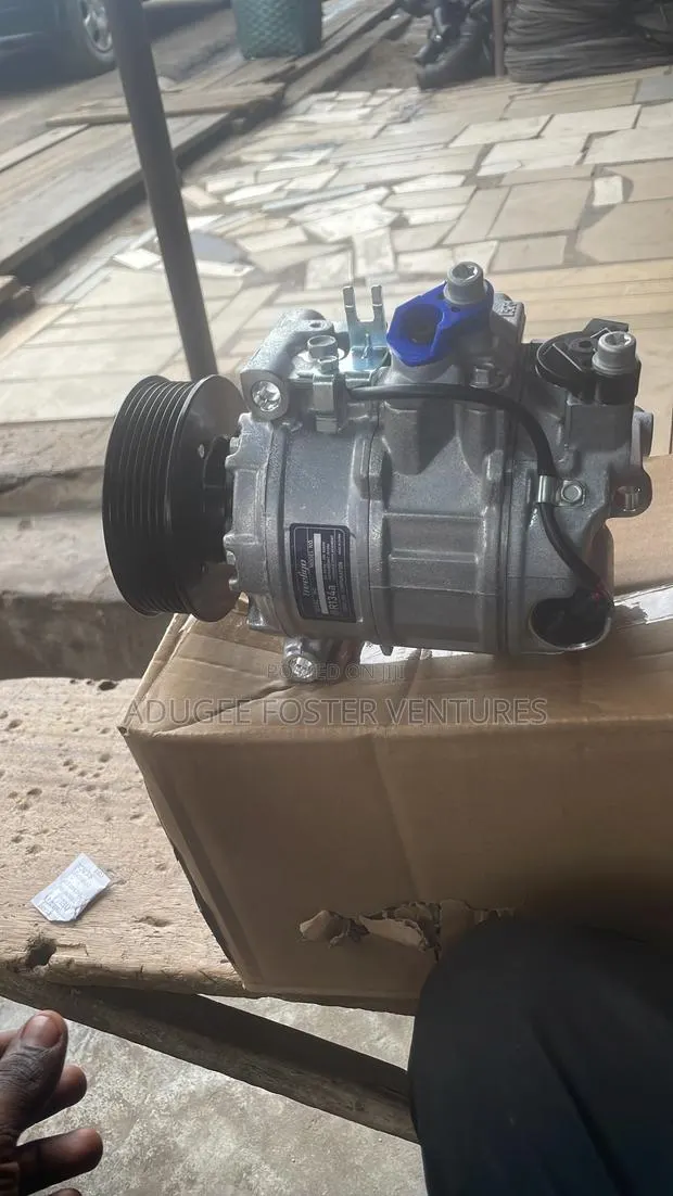 VOLKSWAGEN TOUAREG Airconditioning Compressor · Photo 1