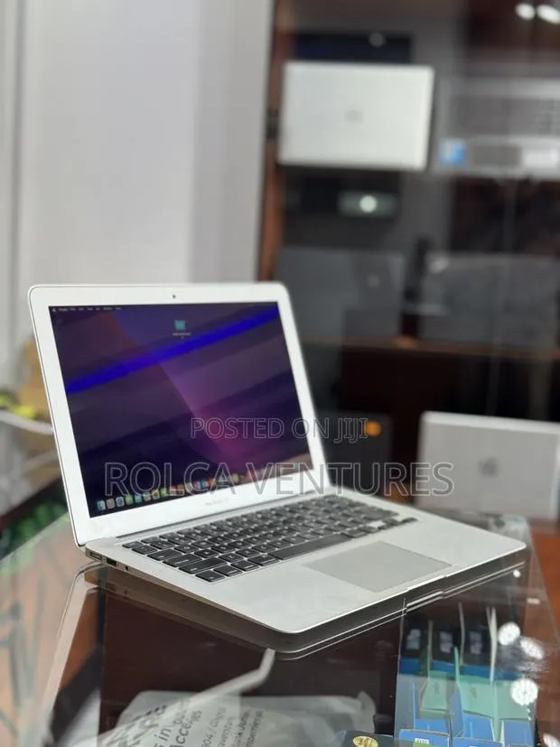 Laptop Apple MacBook Air 2015 8GB Intel Core i5 SSD 256GB · Photo 1