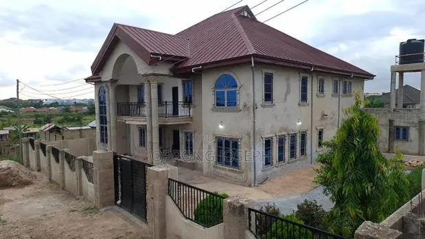 4bdrm Mansion in Apromasi Tech To, Kumasi Metropolitan for sale · Photo 1