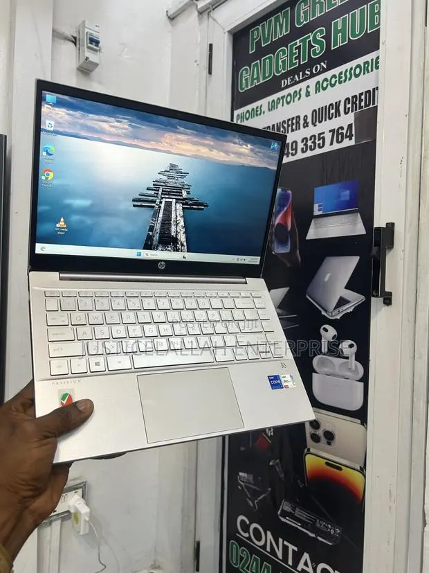 Laptop HP Pavilion 14 16GB Intel Core i7 SSD 512GB · Photo 1