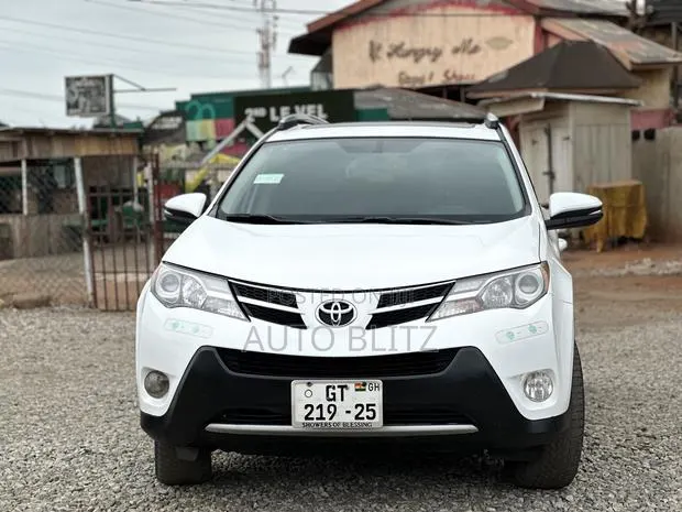 Toyota RAV4 2013 White · Photo 1