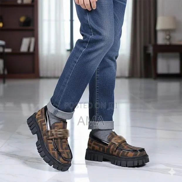 Kid Shoes Available for Sale · Photo 1