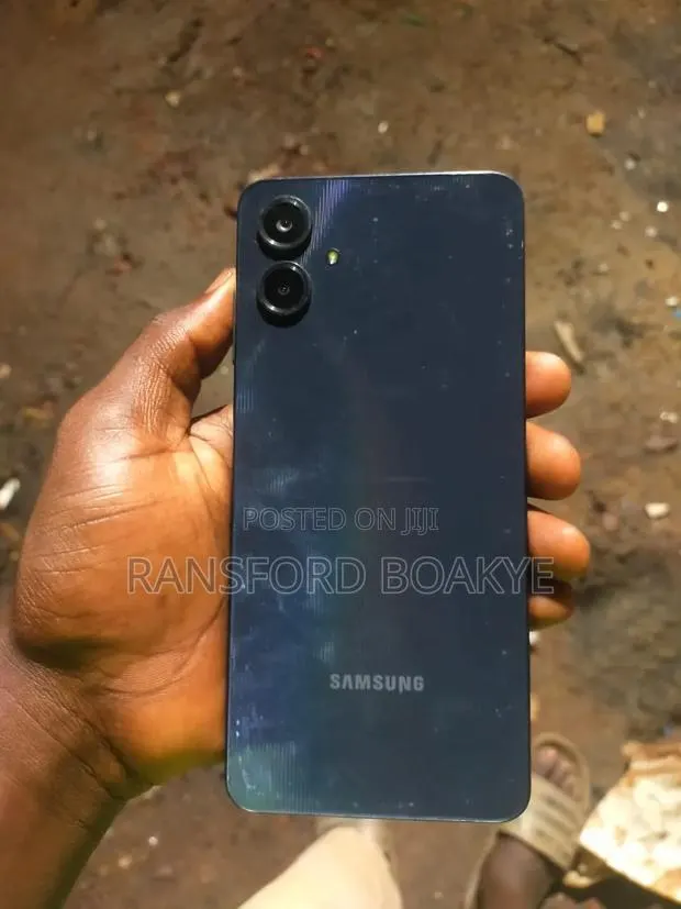 Samsung Galaxy A06 64 GB Gray · Photo 1