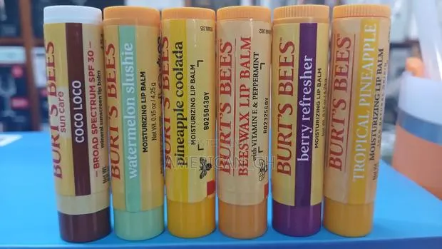 Burt's Bee Moisturizing Lip Balm · Photo 1