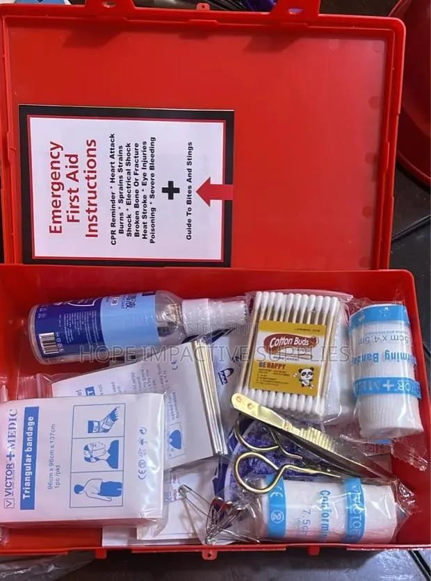 First Aid Kit for 15 People · Photo 1