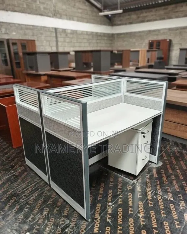 2 Way Office Workstation · Photo 1