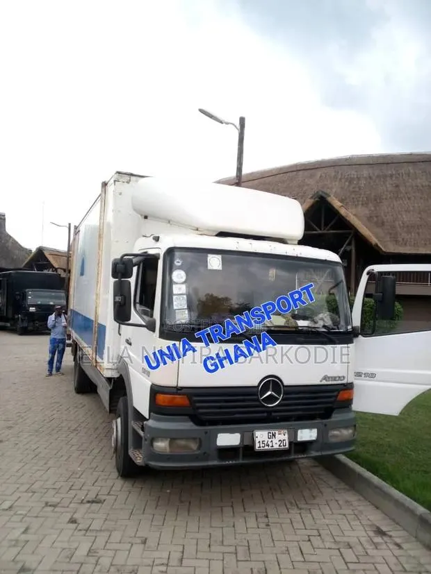 Container Benz Car for Hiring · Photo 1