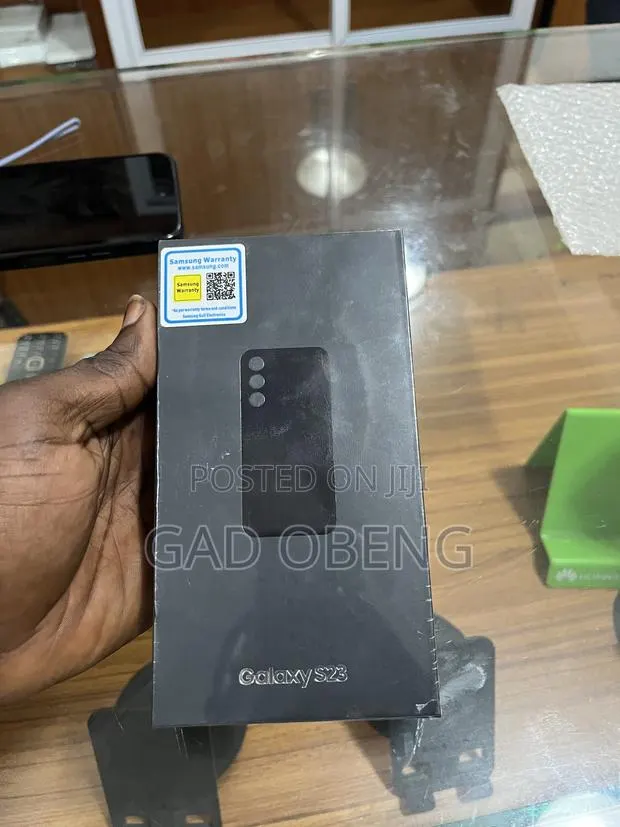 New Samsung Galaxy S23 128 GB Black · Photo 1