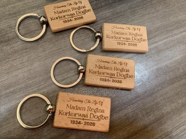 Wooden Keyholder · Photo 1