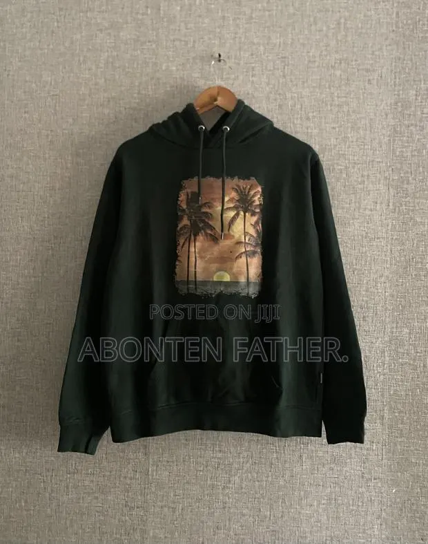 Sweet Sweatshirt · Photo 1