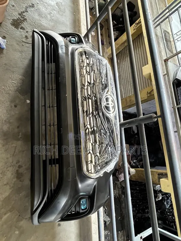 Toyota Highlander 2020, 2021, 2022, 2023 Front Bumper Complete · Photo 1