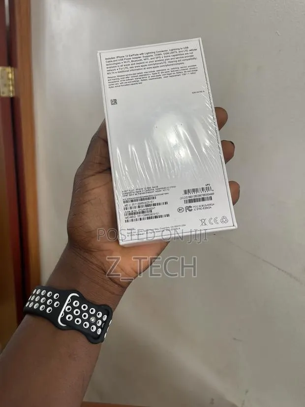 New Apple iPhone 12 128 GB Red · Photo 1
