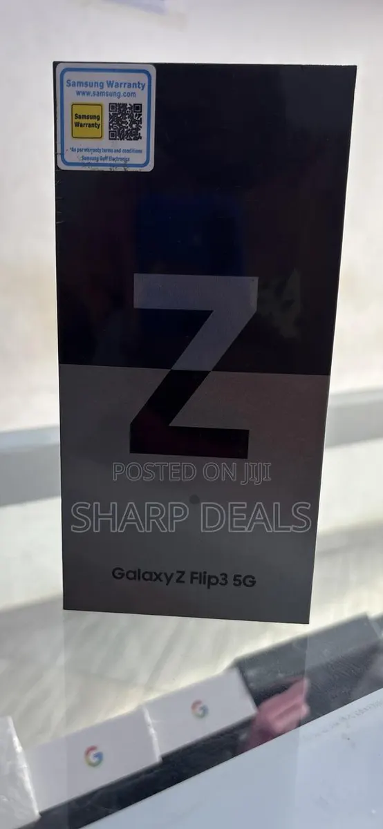 New Samsung Galaxy Z Flip3 5G 256 GB Black · Photo 1