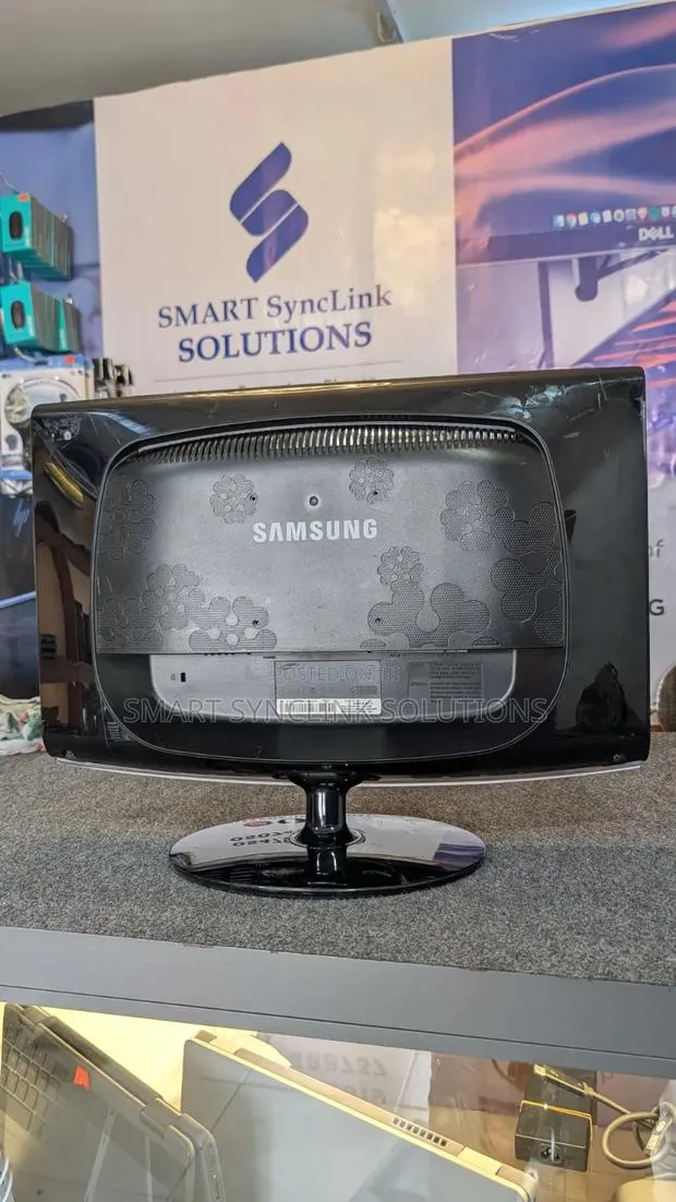 22" Samsung Monitor · Photo 2