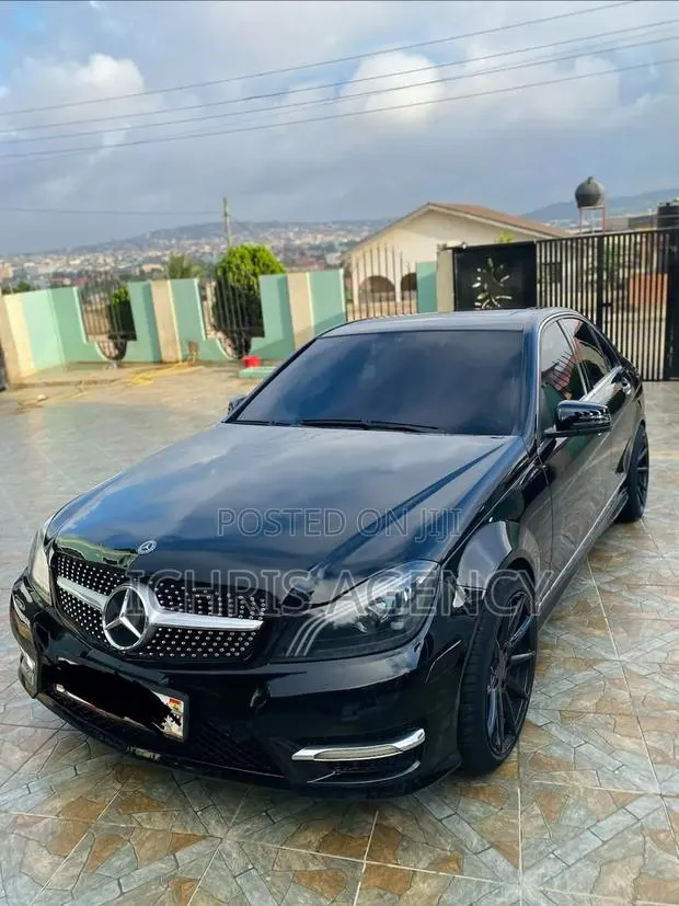 Mercedes-Benz C250 2013 Black · Photo 1