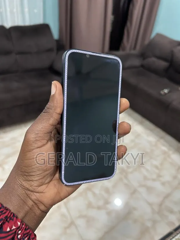 Apple iPhone 13 128 GB Blue · Photo 1
