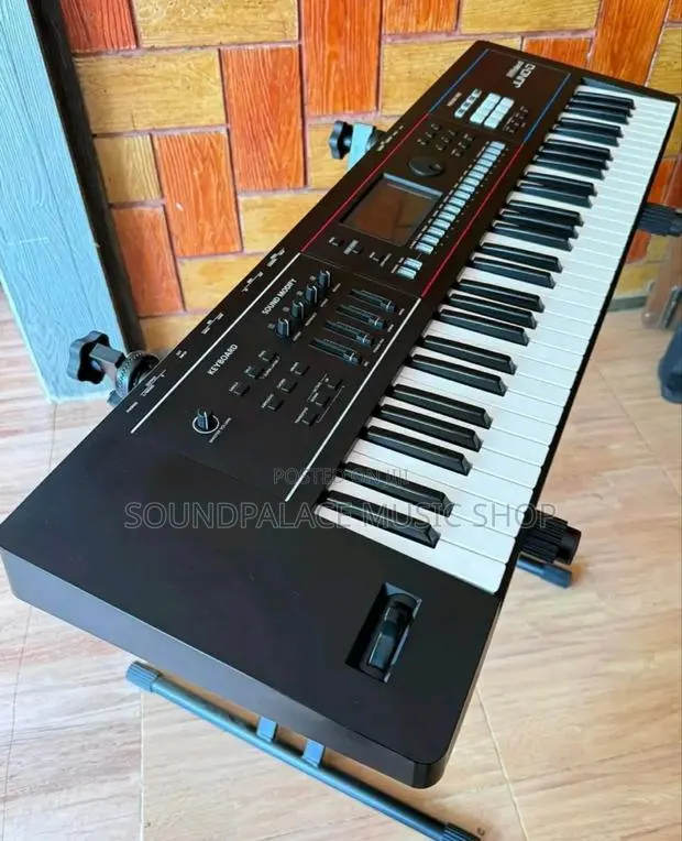 Roland JUNO-D6 Synthesizer Keyboard · Photo 1