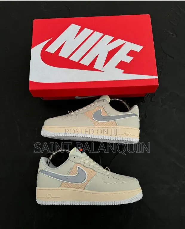 Nike Airforce One Low 08 Beige · Photo 1