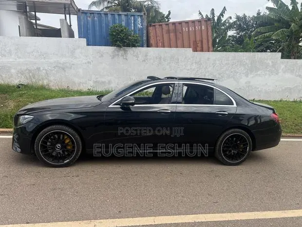 Mercedes-Benz E350 2016 Black · Photo 1