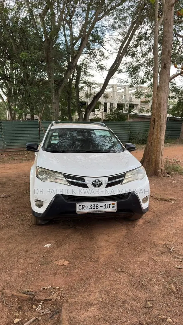 Toyota RAV4 LE 4dr SUV AWD (2.5L 4cyl 6A) 2014 White · Photo 1