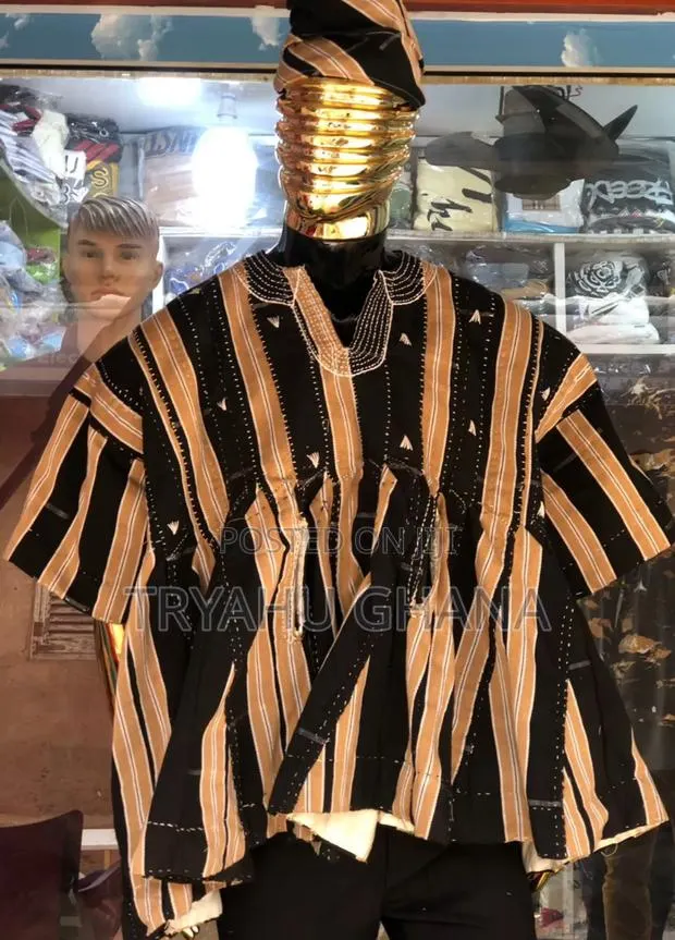 Batakari Masterpiece
A High-End Smock Designed for Special Occasions · Photo 1