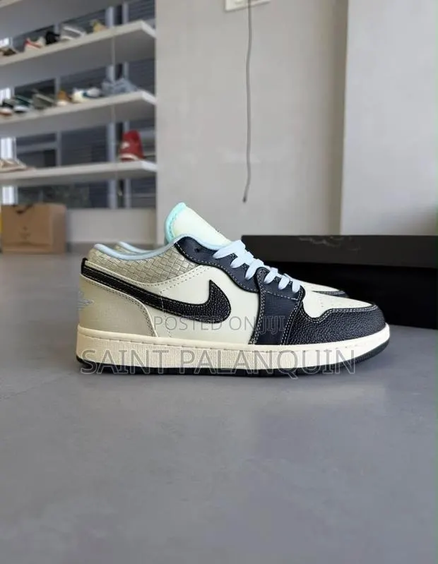 Nike Air Jordan 1 Low SE "Coconut Milk" · Photo 1