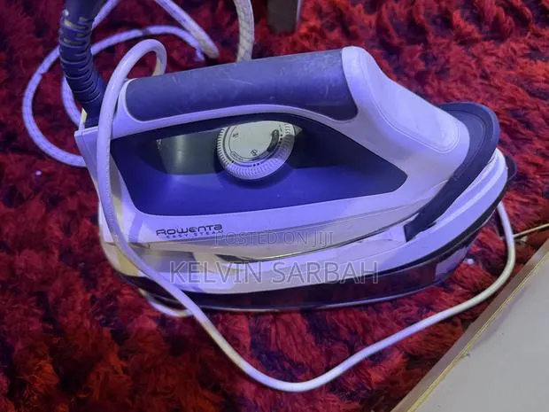 Rowenta Easy Steam Iron · Photo 1