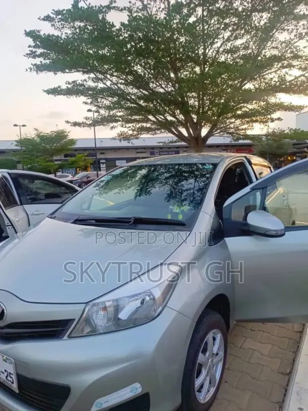 Toyota Vitz for Rent · Photo 1