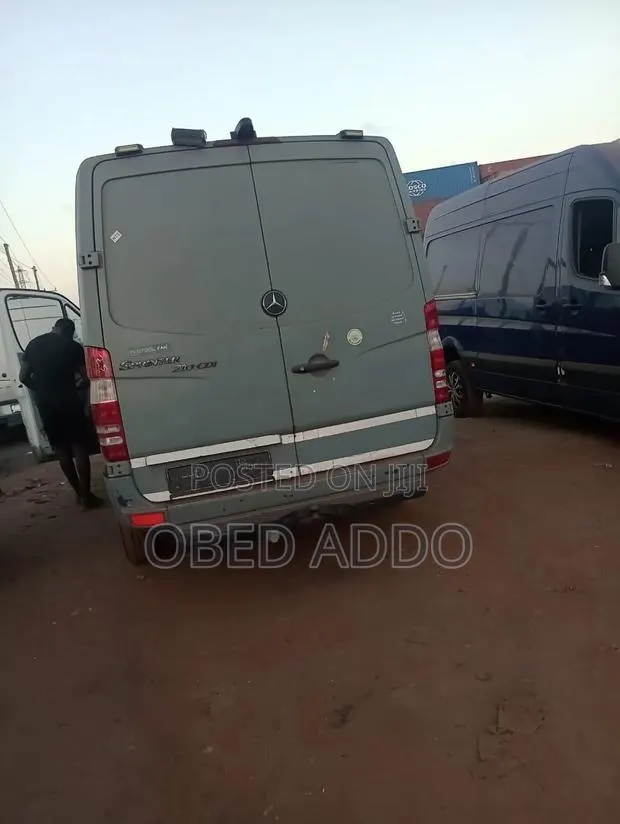 Mercedes-Benz Sprinter 2010 Grey · Photo 1