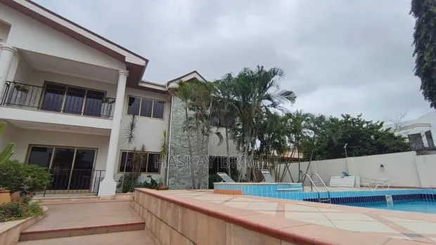 12 Bedrooms Ensuite House Consisting of 4 Unit of 3 Bedrooms Apartment · Photo 1