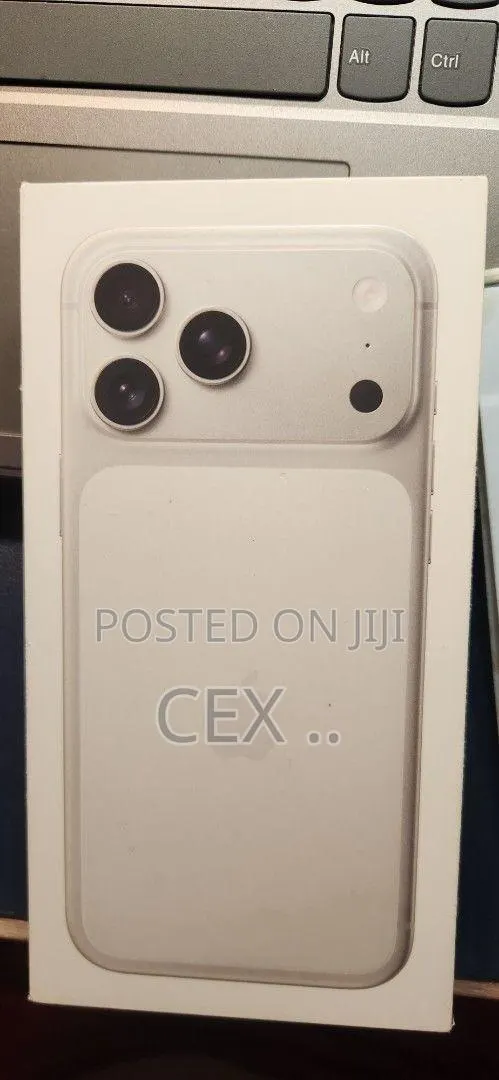 New Apple iPhone 17 Pro Max 512 GB Silver · Photo 1