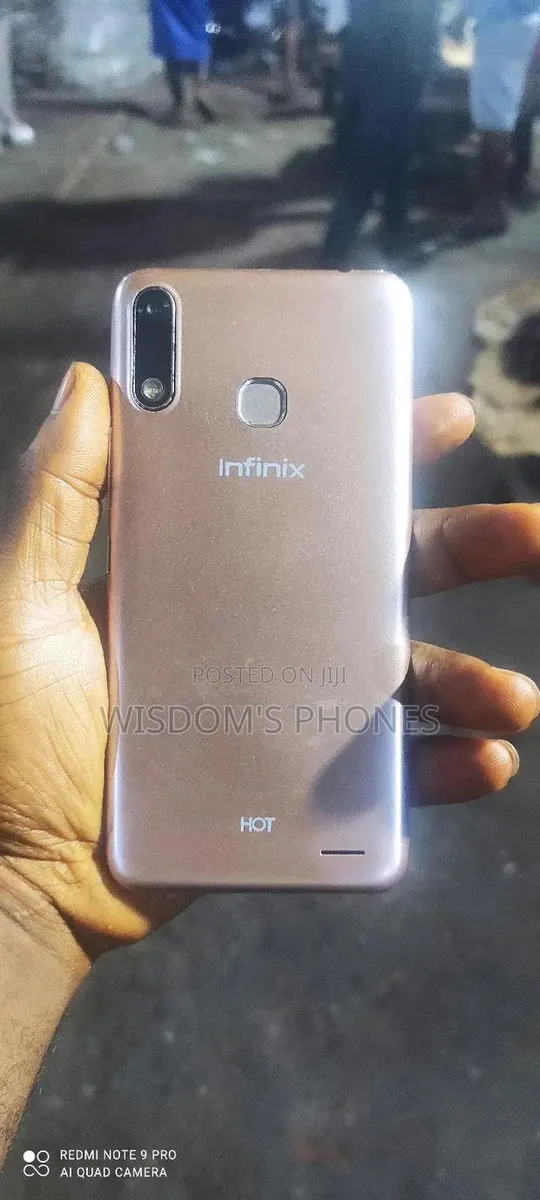 Infinix Hot 7 16 GB Gold · Photo 1