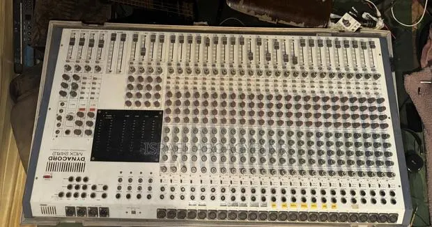 Dynacord Mixer 24 Channel With Case · Photo 1