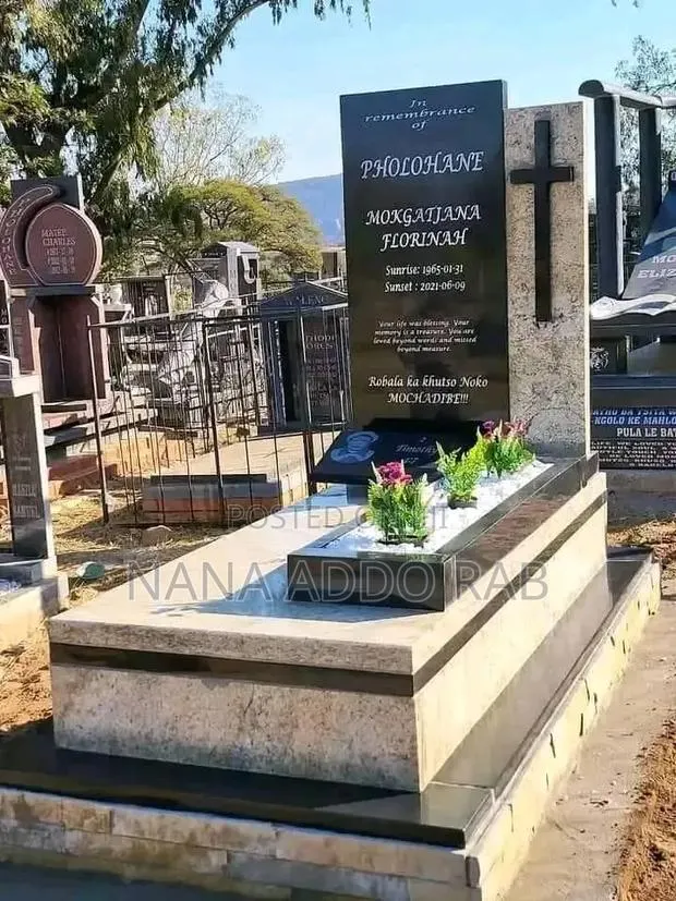 Tombstone Plaque Engraving Service · Photo 1