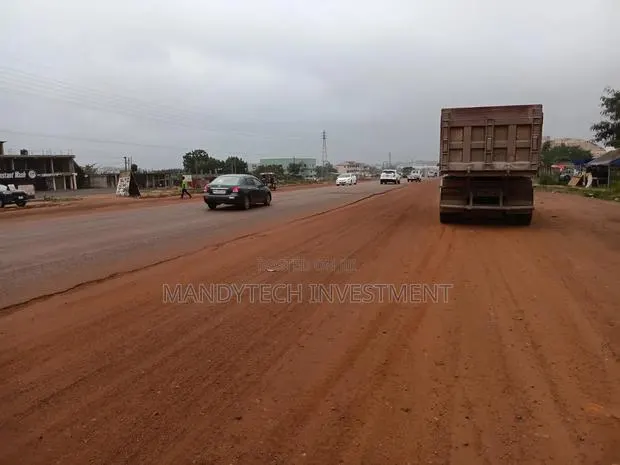 Classic-Land by the Main Road - Adenta - Dodowa Road. · Photo 1
