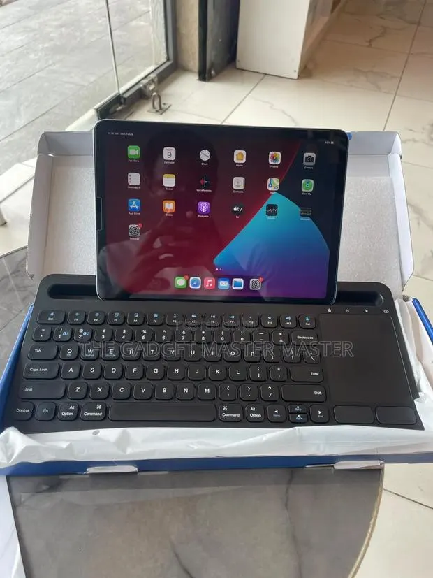 Cradle Wireless Keyboard for iPad, Smartphone Tablets · Photo 1