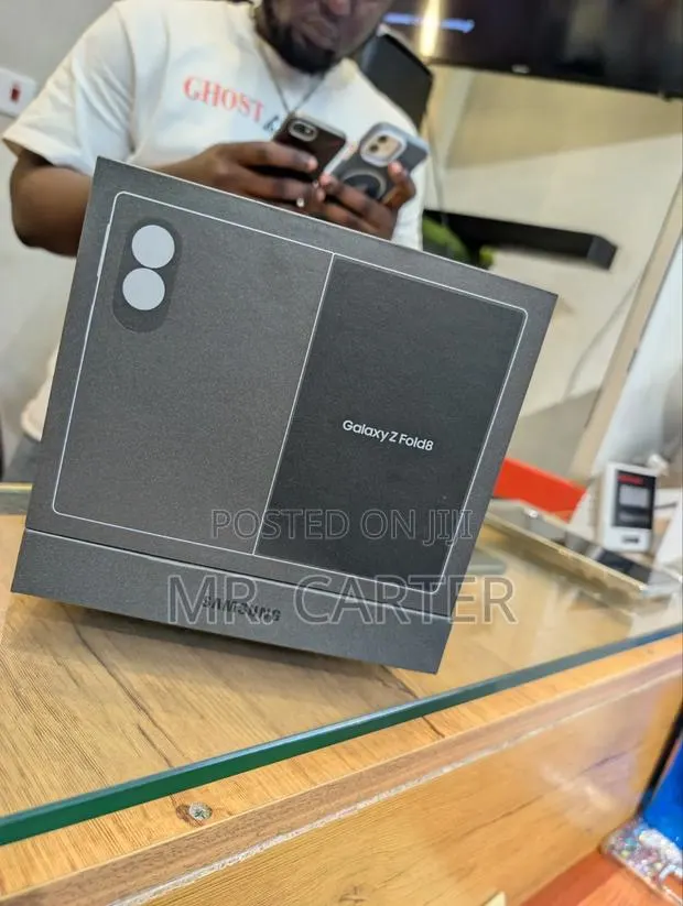 New Samsung Galaxy Z Fold8 512 GB Black · Photo 1