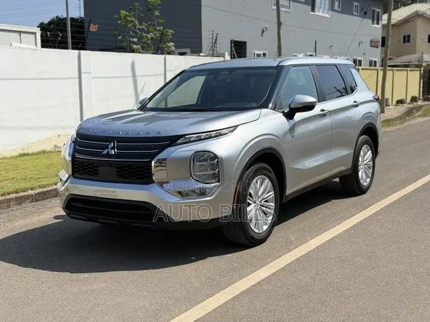 Mitsubishi Outlander SEL 2022 Silver · Photo 1