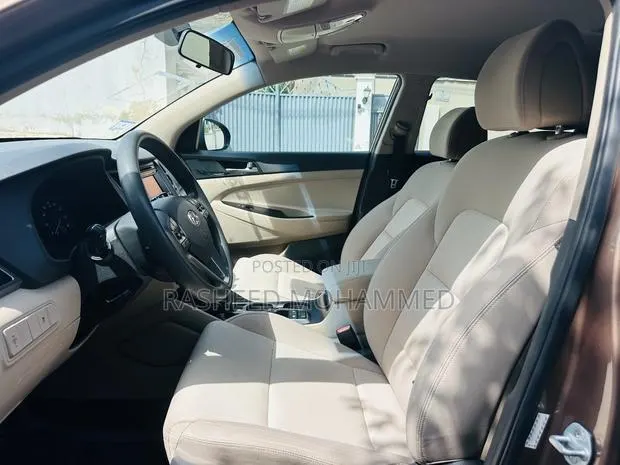 Hyundai Tucson Sport AWD 2017 Brown · Photo 1