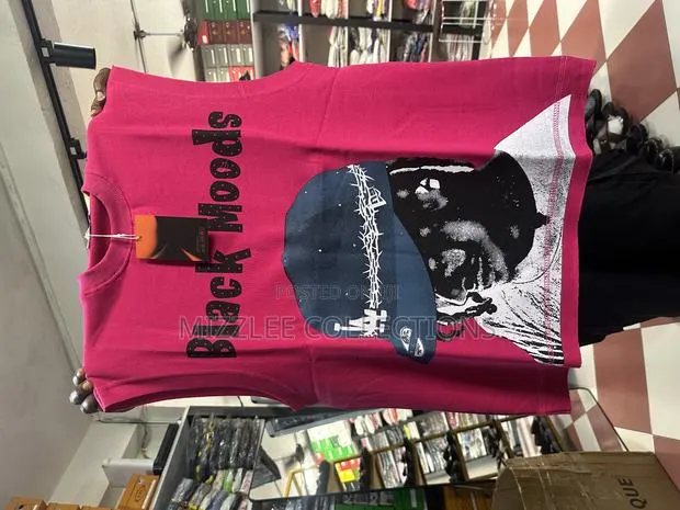 Sleeveless Tank Top for Men · Photo 1