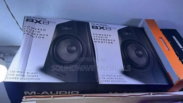 Bx8 D3 Studio Monitor · Photo 1