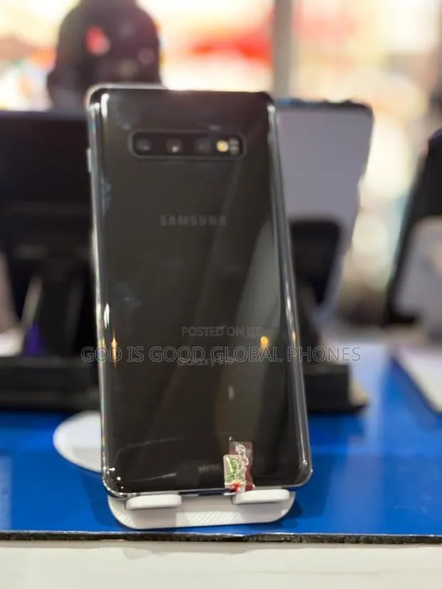 Samsung Galaxy S10 Plus 512 GB Black · Photo 1