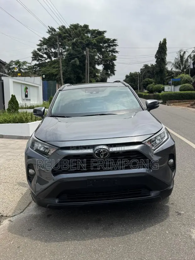Toyota RAV4 2020 Gray · Photo 1