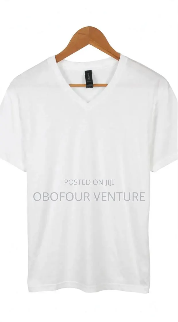 GILDAN v-Neck. Quality Tees >>Looking for That Clean VNTS · Photo 1