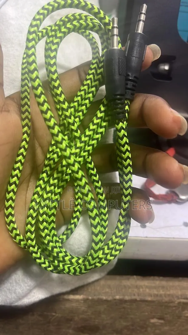 Original Aux 3.5mm Audio Cable · Photo 1